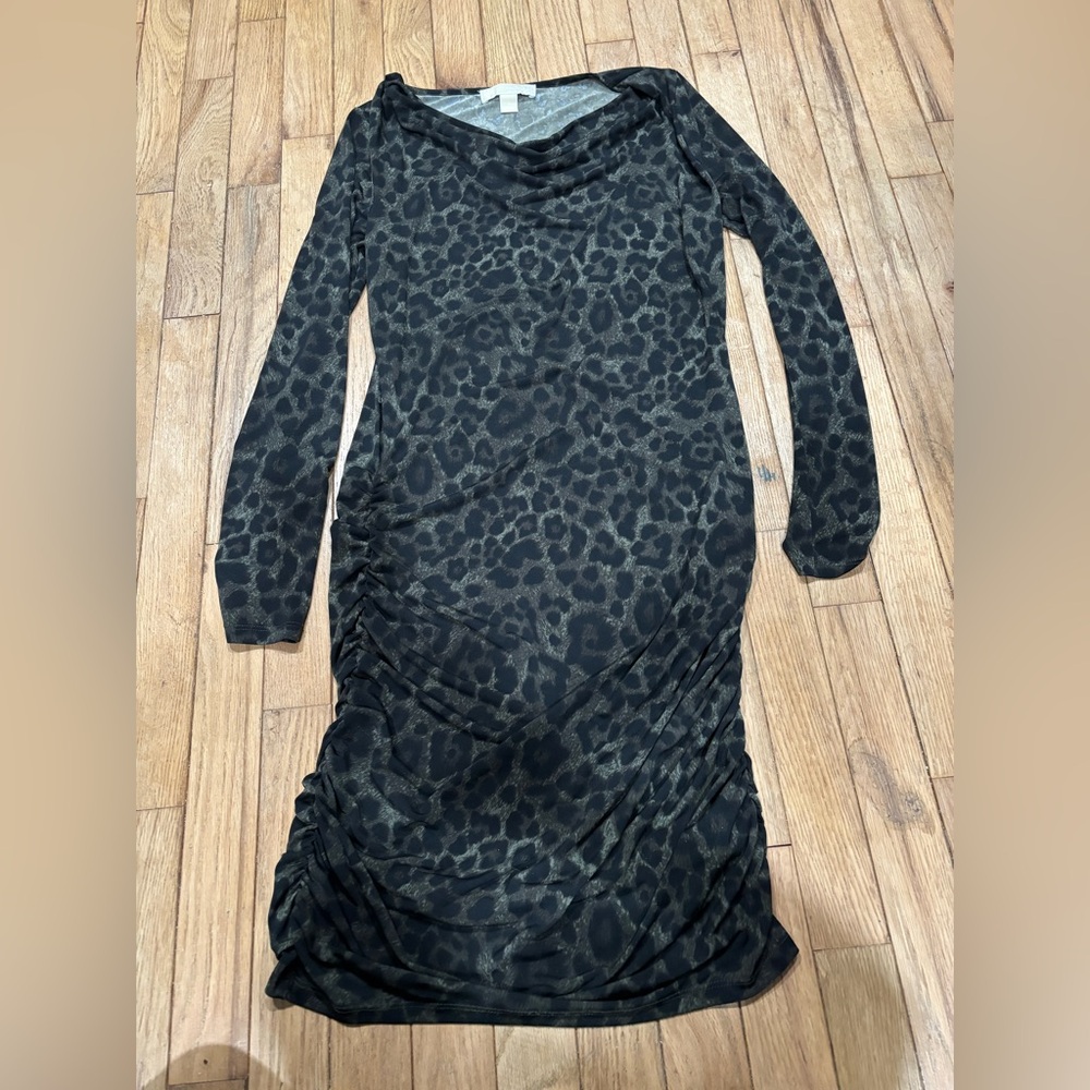 Michael Kors long sleeve leopard print ruched size medium